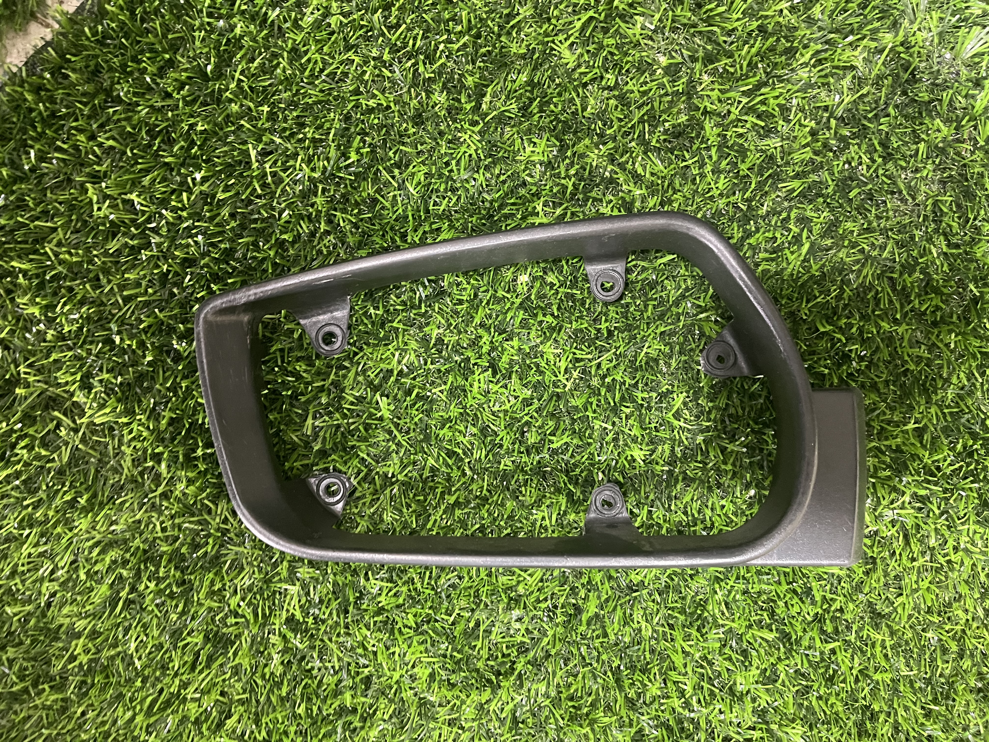 زه دور قاب اینه پارس و خرگوشی چپ